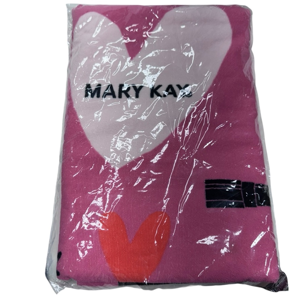 Mary Kay Pink Hearts Makeup Special Edition Beach Bath Towel 30” x 60” NEW